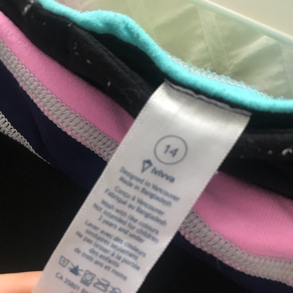 Ivivva reversible leggings - Picture 2 of 3